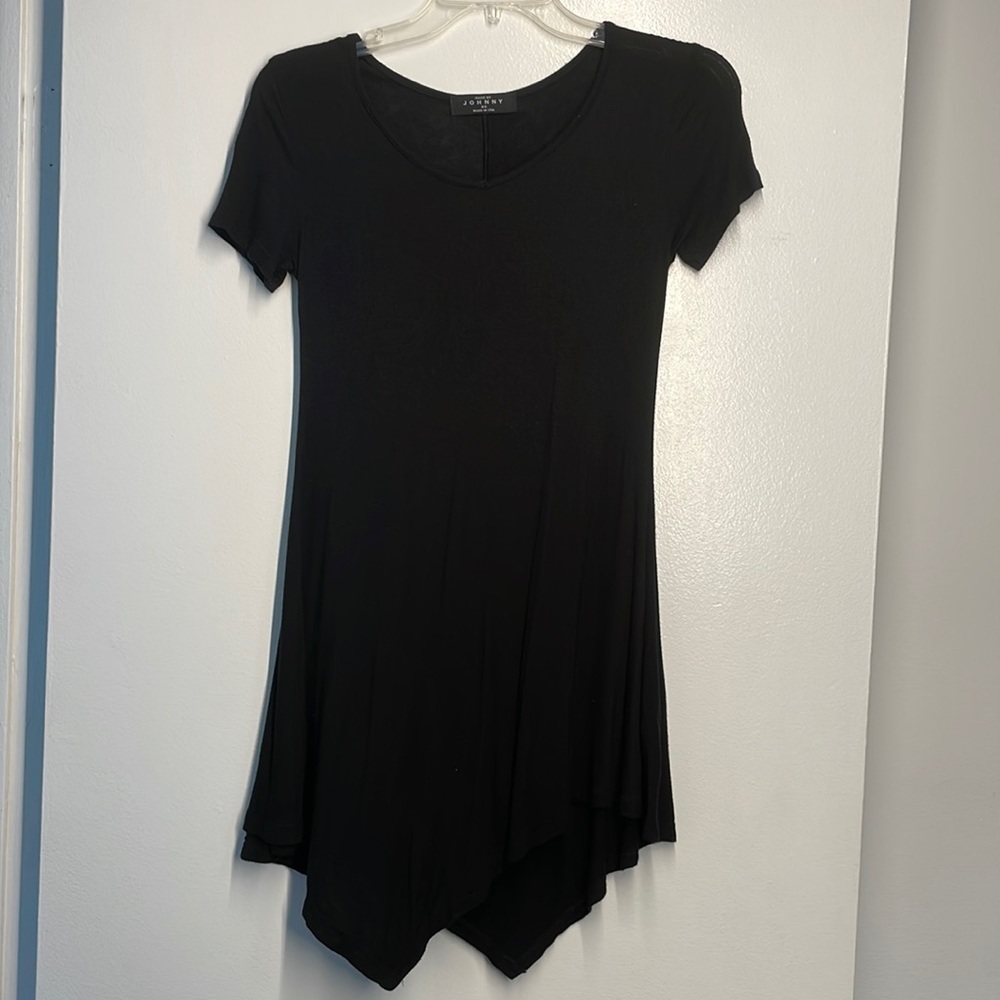 Assume trucks black tunic short sleeve